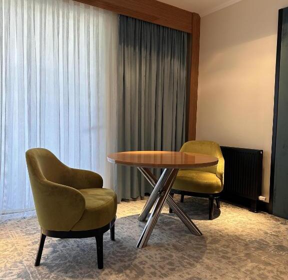 اتاق لوکس با بالکن, Bukhara