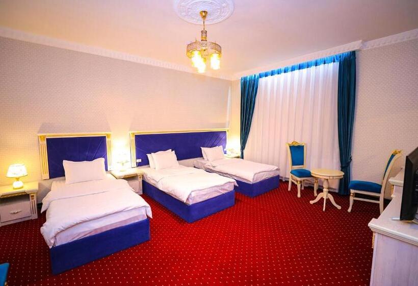 חדר קומפורט לשלושה, Dendi Plaza