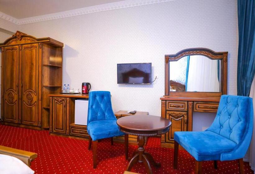 חדר סופריור, Dendi Plaza