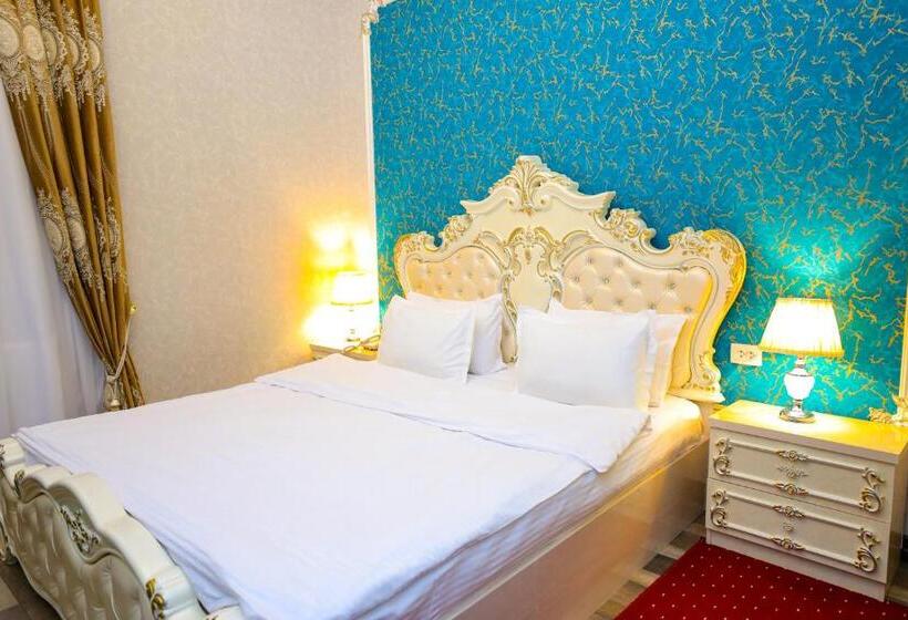 סוויטה משפחתית, Dendi Plaza