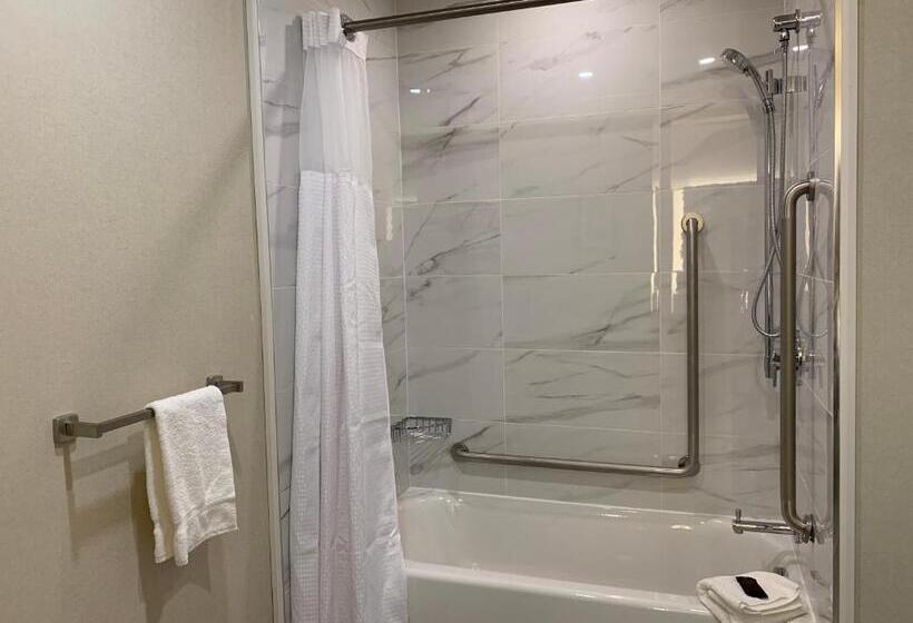 身障者適用スタンダードルーム, Wingate By Wyndham Kanata West Ottawa