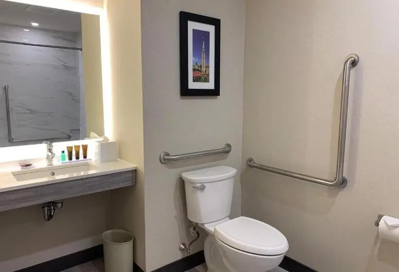 身障者適用スタンダードルーム, Wingate By Wyndham Kanata West Ottawa