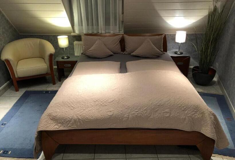 스탠다드 룸, Zum Schiffchen