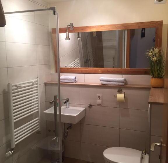 패밀리 룸, Zum Schiffchen