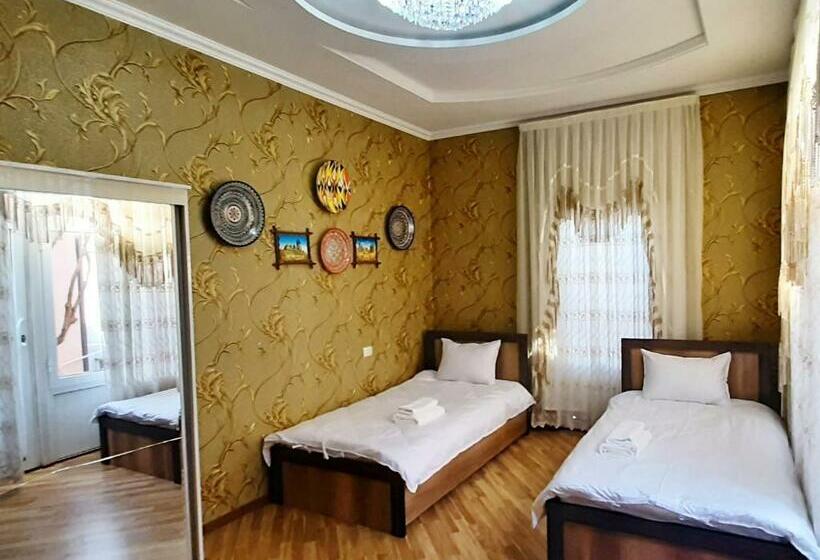 ４ベッドルームハウス, Guest House Chehra