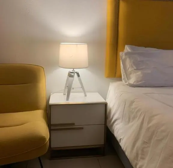 プールビュースイート, Ouklip Place Hotels