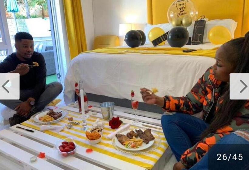 套房带泳池景, Ouklip Place Hotels