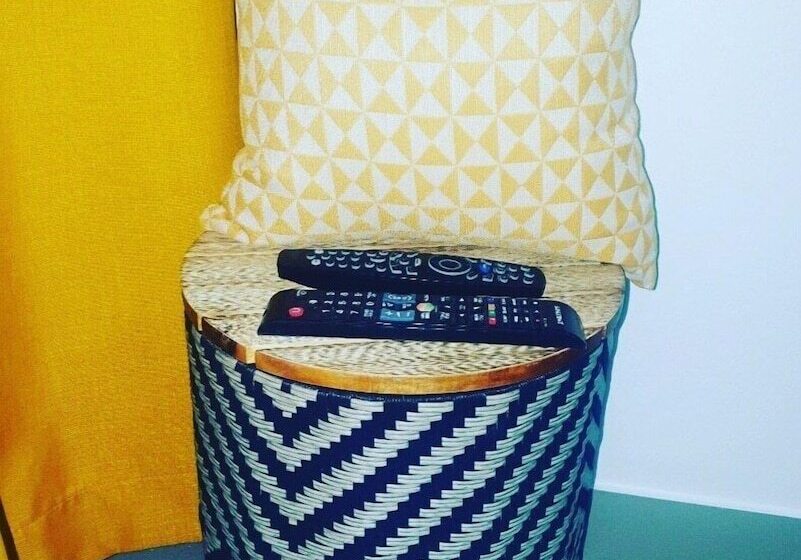 带特大床的标准间, Ouklip Place Hotels