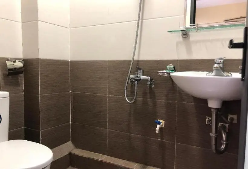 اتاق سوپریور با تخت بزرگ, Tuongmai Home