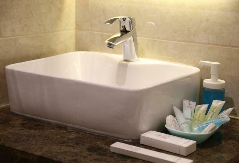 דירת חדר סופריור, Emerald Residence