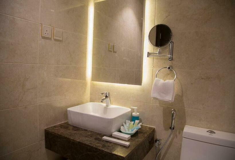 דירת חדר סופריור, Emerald Residence