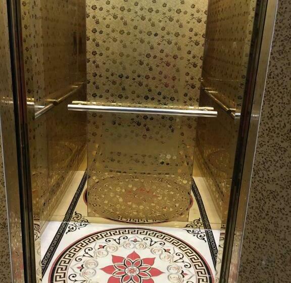 اتاق لوکس, Minh đức