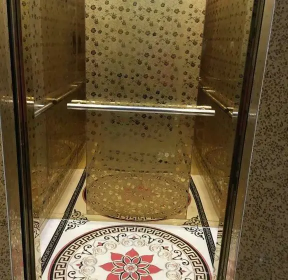 اتاق لوکس, Minh đức