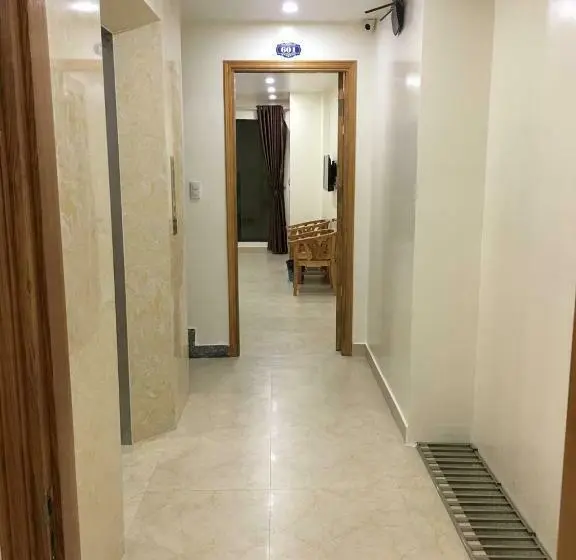 اتاق لوکس, Minh đức