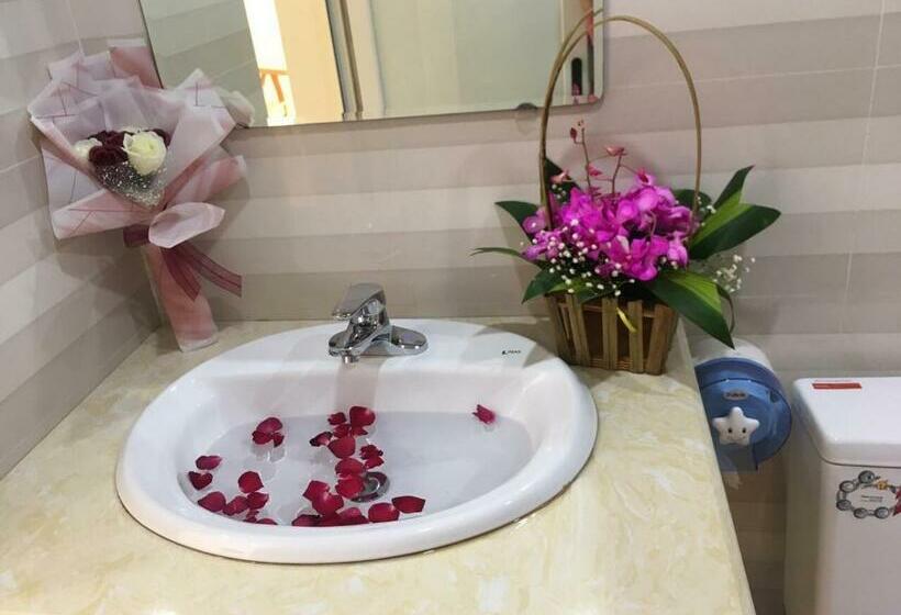 اتاق لوکس, Minh đức