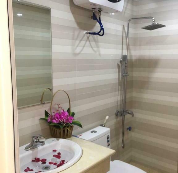 اتاق لوکس, Minh đức