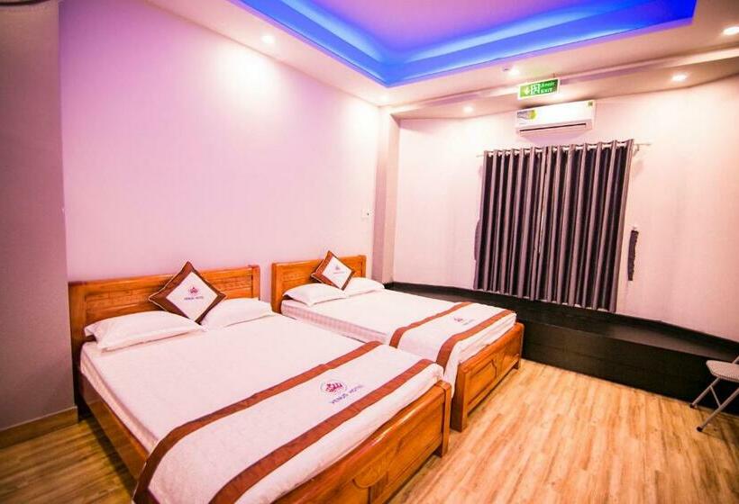 اتاق لوکس, Sunny