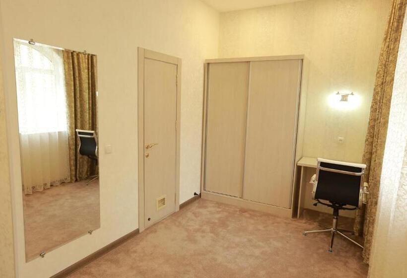 스탠다드 룸 풀장 전망, Uzbekistan