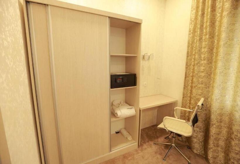 스탠다드 룸 풀장 전망, Uzbekistan