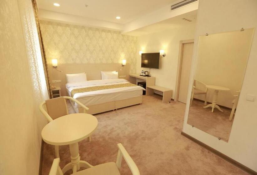 스탠다드 룸 풀장 전망, Uzbekistan