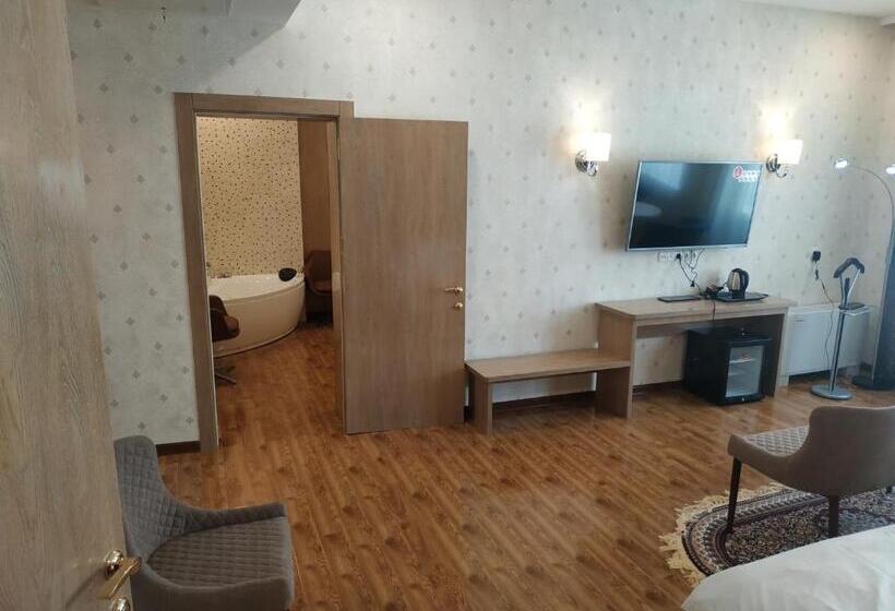 4인용 스탠다드 룸, Uzbekistan