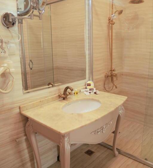 4인용 스탠다드 룸, Uzbekistan