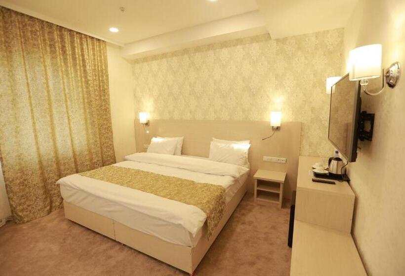 스탠다드 룸 풀장 전망, Uzbekistan