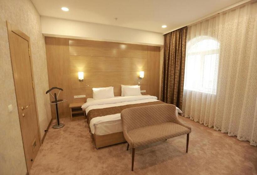 풀장 전망 디럭스 룸, Uzbekistan