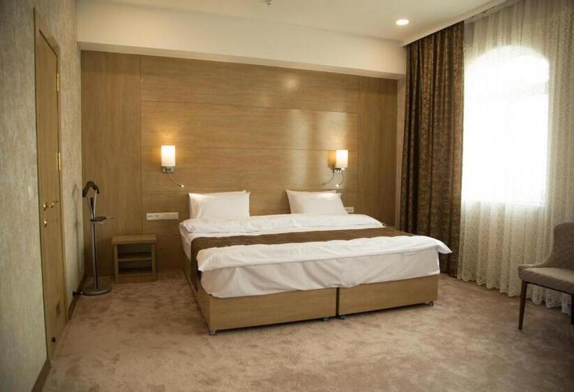 풀장 전망 디럭스 룸, Uzbekistan