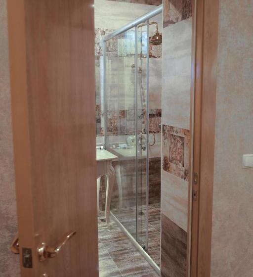 패밀리 룸, Uzbekistan