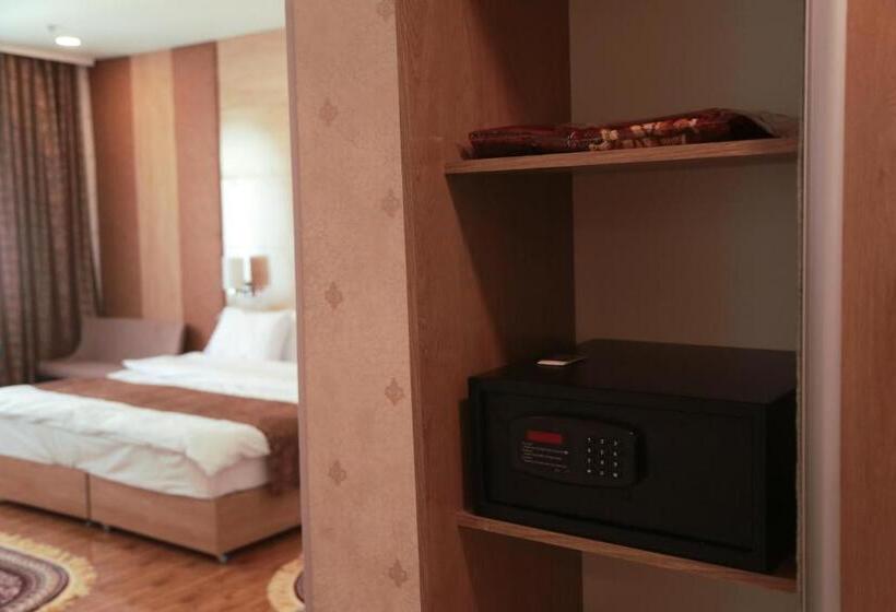 4인용 스탠다드 룸, Uzbekistan