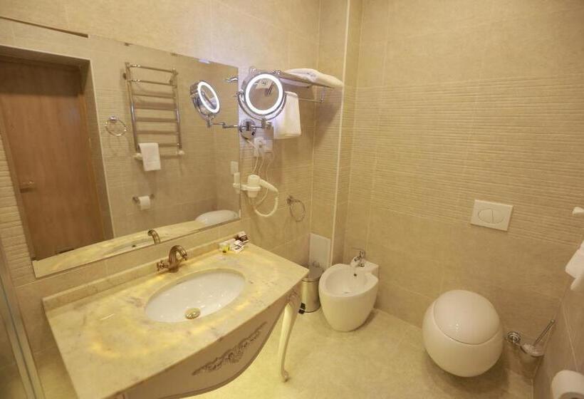 풀장 전망 디럭스 룸, Uzbekistan