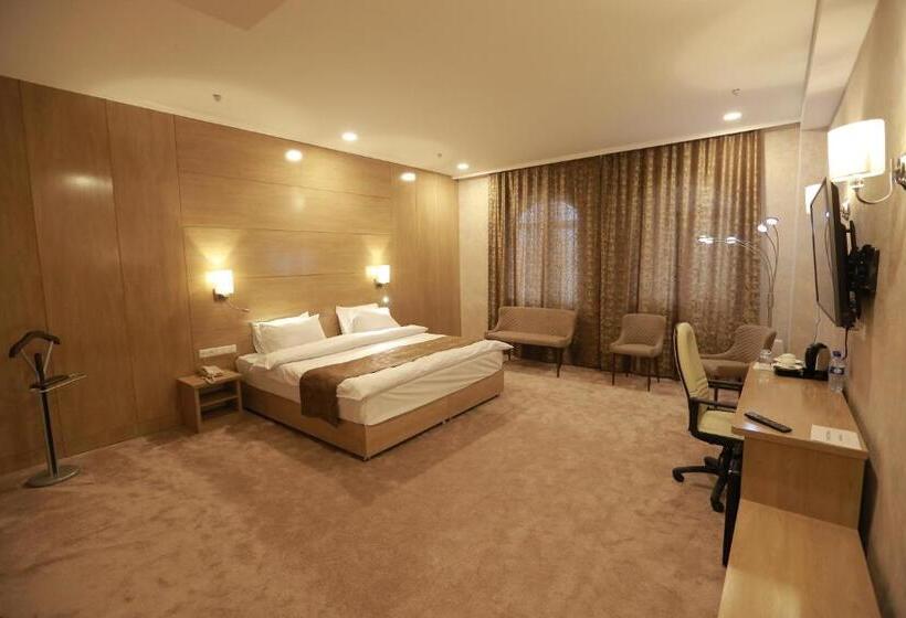 풀장 전망 디럭스 룸, Uzbekistan