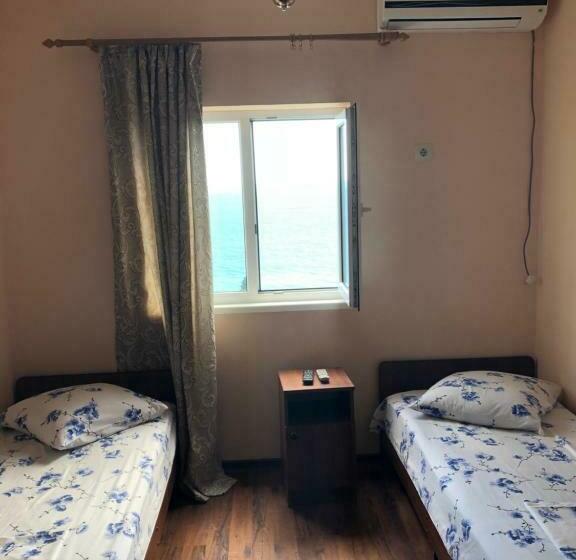 Tengerre Néző Deluxe Szoba, панорама гагра