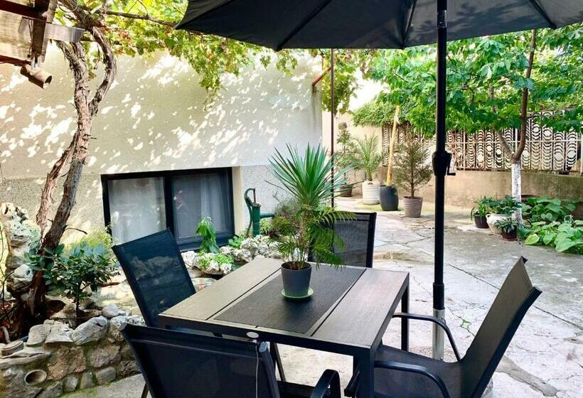 اتاق استاندارد, Sunrise Apartments