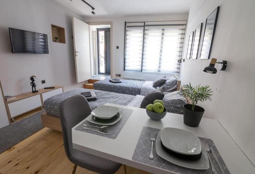 اتاق استاندارد, Sunrise Apartments