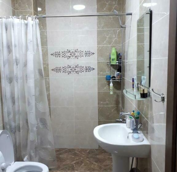 اتاق اکونومی, Traveller