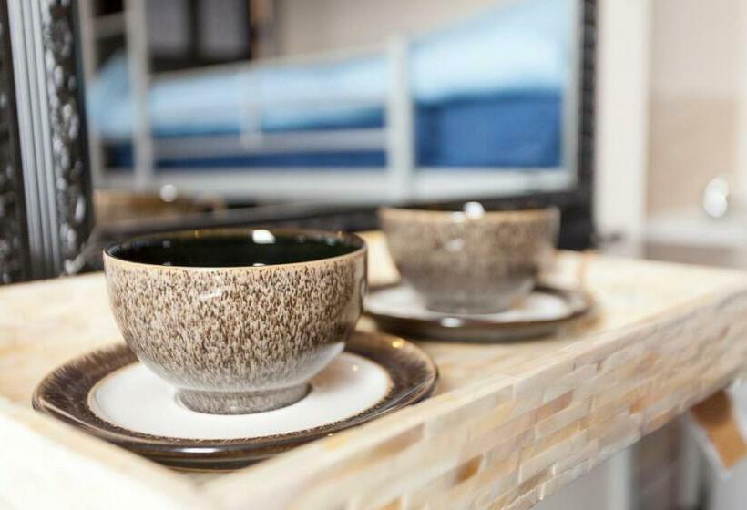 家庭房间共用浴室, Fenham Hotel Express