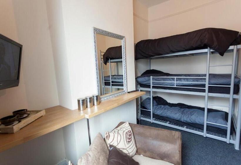 家庭房间共用浴室, Fenham Hotel Express