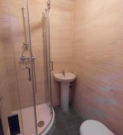 四人标准间, Fenham Hotel Express