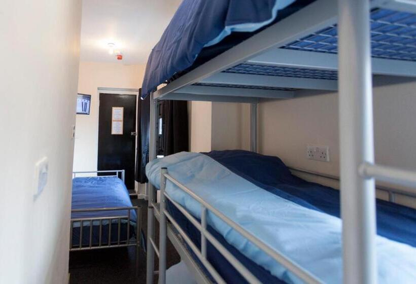 Четырехместный Номер Стандарт, Fenham Hotel Express