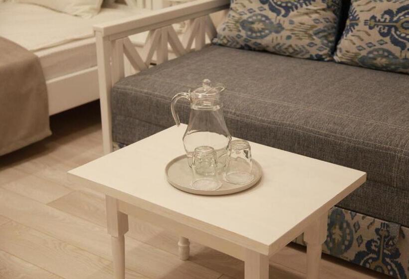 מיטת קינג בסוויטה, Wine & Rose Boutique