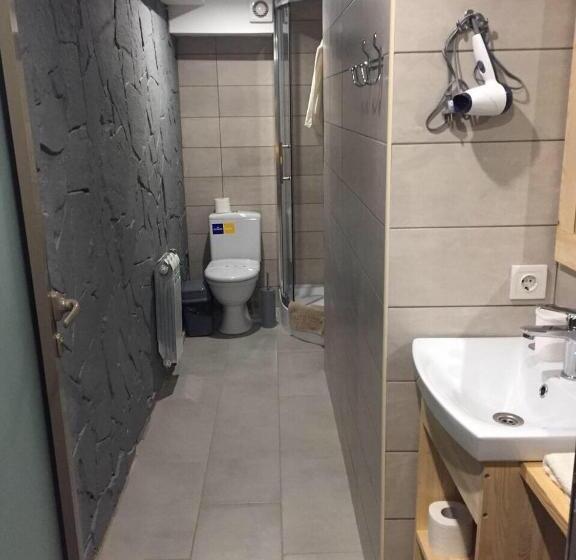 חדר קומפורט לשלושה, Wine & Rose Boutique