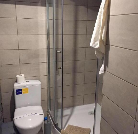 חדר קומפורט לשלושה, Wine & Rose Boutique