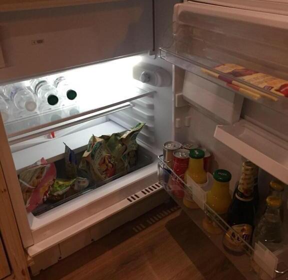 חדר קומפורט לשלושה, Wine & Rose Boutique