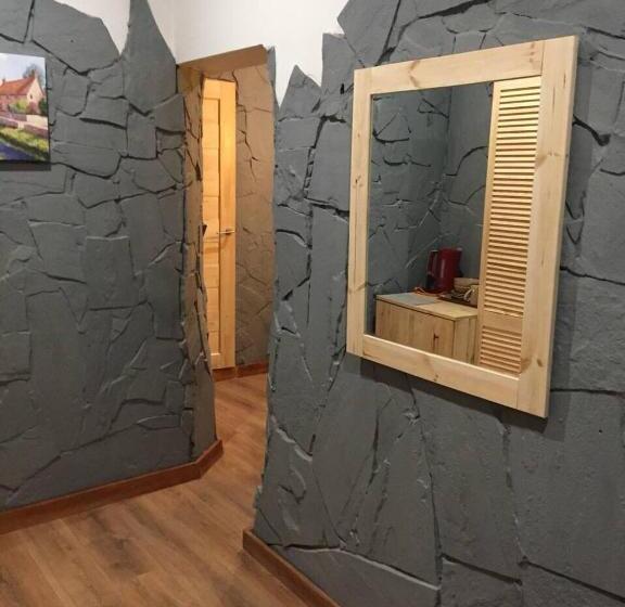 חדר קומפורט לשלושה, Wine & Rose Boutique