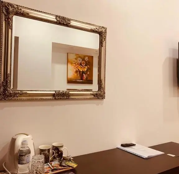 اتاق استاندارد با تخت بزرگ, Wine & Rose Boutique