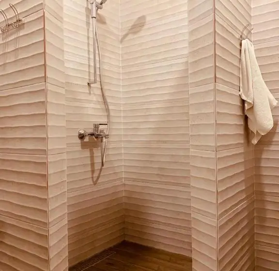 اتاق سوپریور با تخت بزرگ, Wine & Rose Boutique