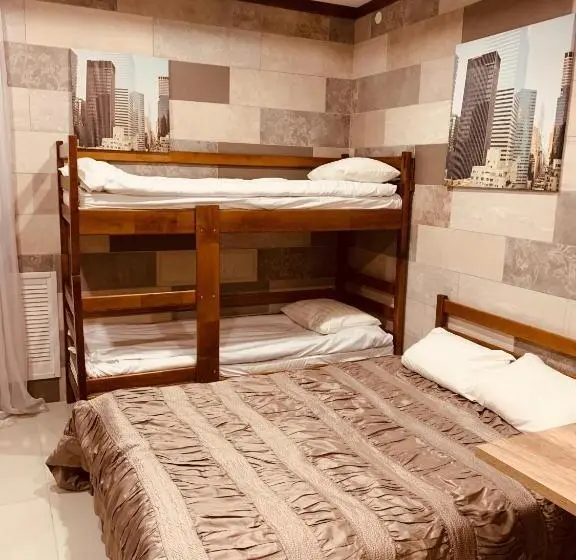 اتاق استاندارد چهار تخته, Wine & Rose Boutique