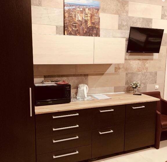 חדר סטנדרט לארבעה, Wine & Rose Boutique